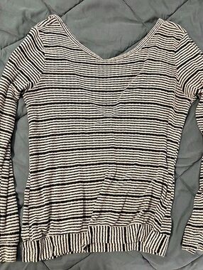 willow & root Striped Scoop back Neck long sleeve shirt Size Medium